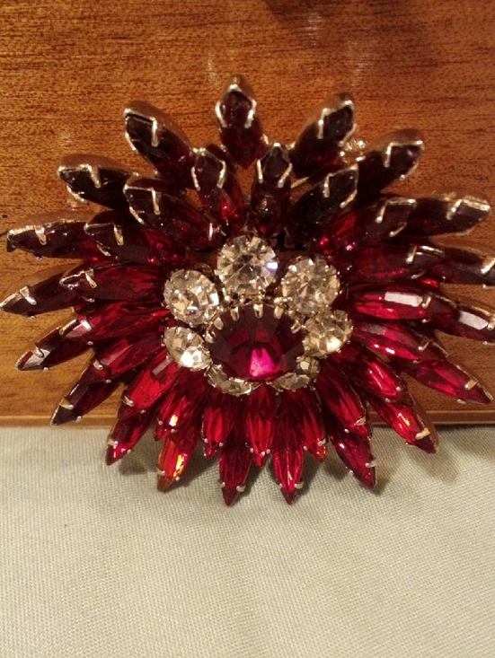 Red Crystal Flower Brooch - Sparkling Statement Pin - Picture 2 of 5